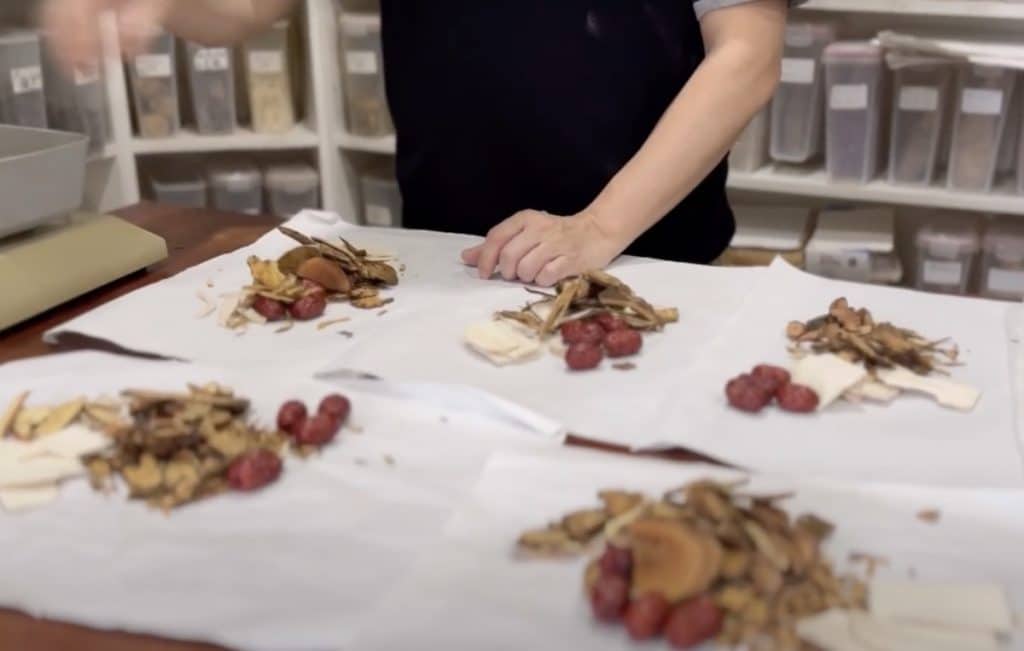 Premature Ovarian Insufficiency (POI) 2 prepare Chinese herbal medicine at Almond Wellness Centre Melbourne clinic